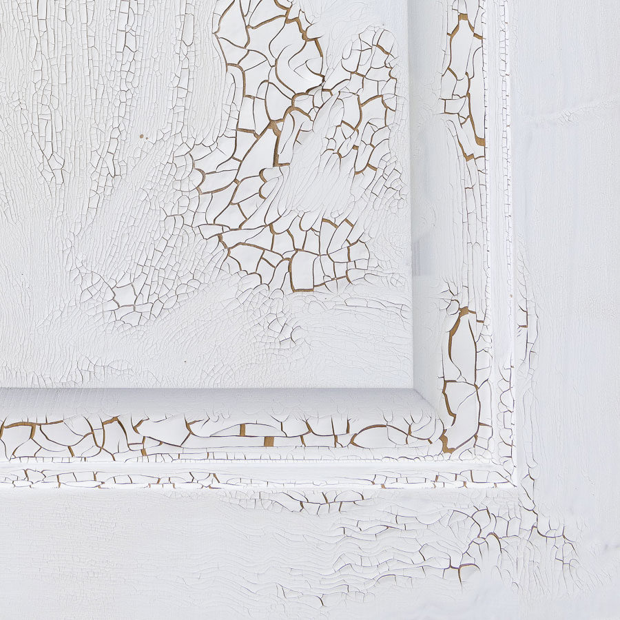 Crackled texture fusion milk paint